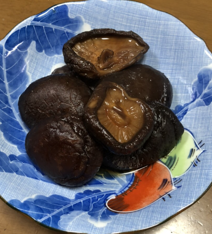Shiitake mushrooms boiled with soy sauce, mirin and sugar